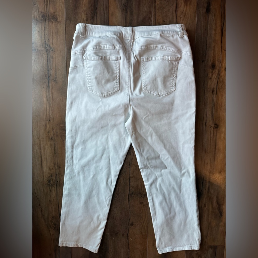 Chico’s So Slimming Khaki Ankle pants | Size 1 (Fits 8–10) | Stretch Denim - Picture 6 of 8